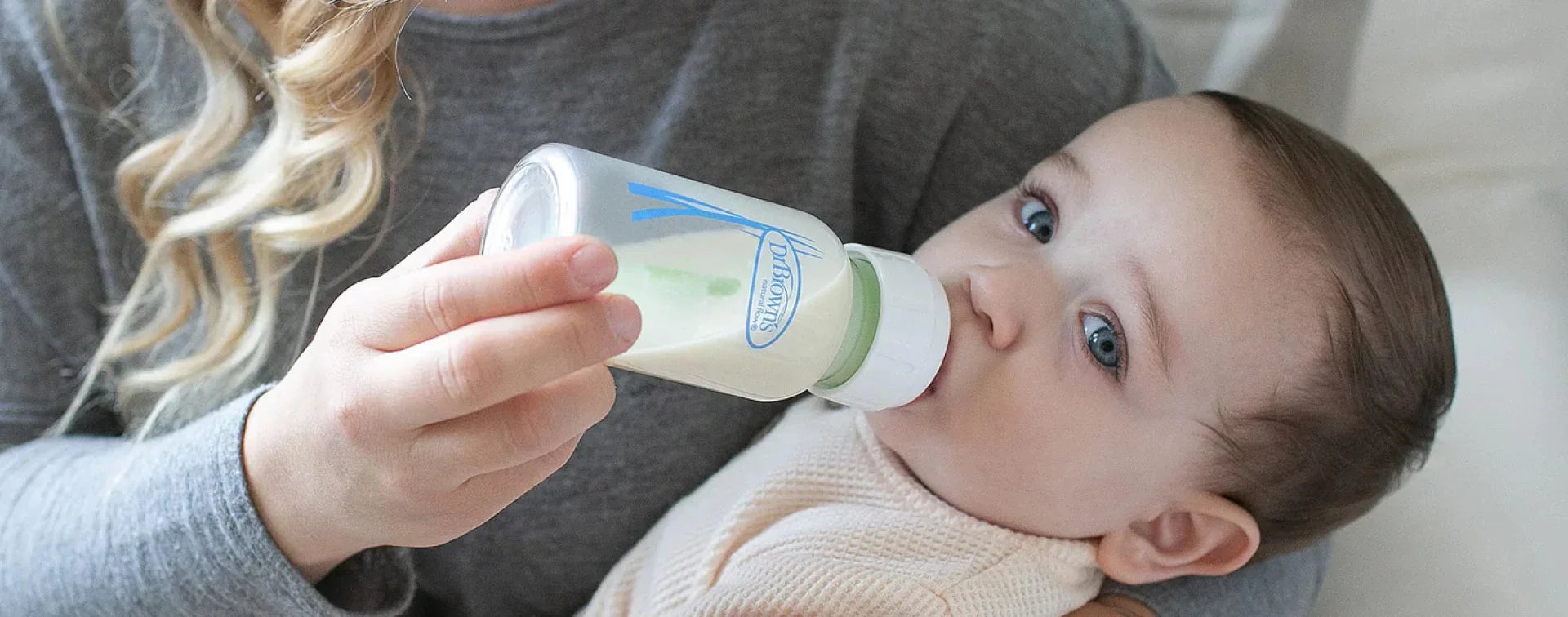 Bottle-feeding: choosing the right bottles and teats - Dimples