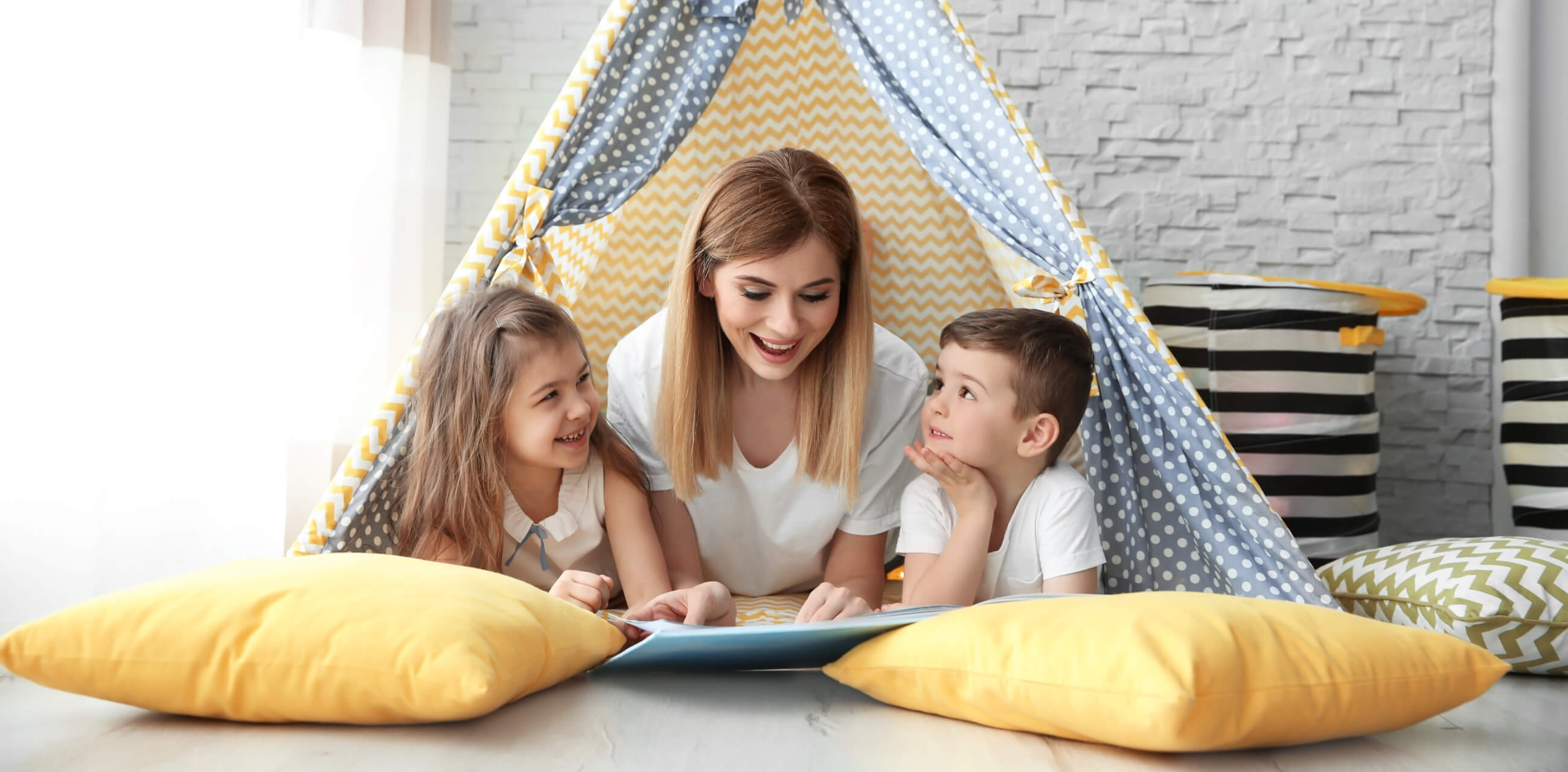 Pros and cons of getting a nanny - Dimples