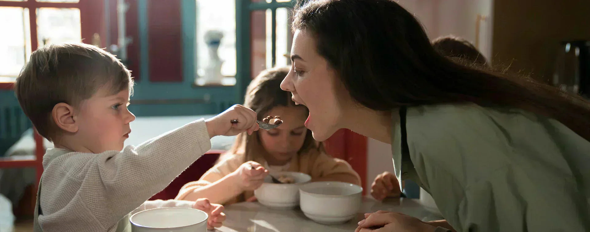 A mindful approach to family meal times - Dimples