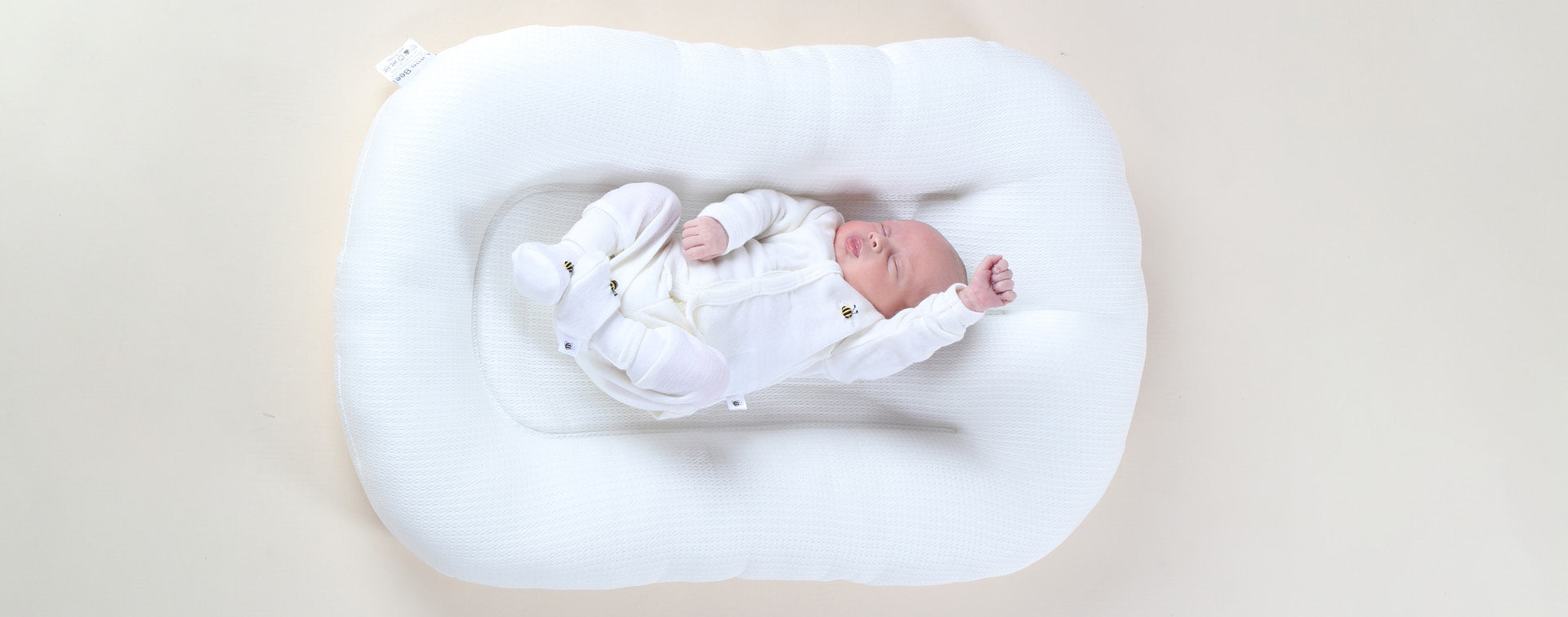 Little Bee Lounger vs Doomoo Cocoon - Dimples