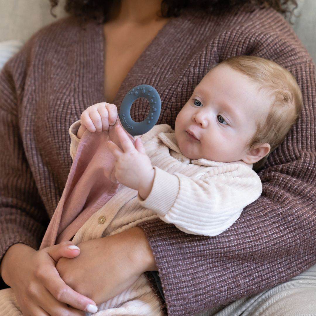 Doomoo Mom'N Play Cape - doomoo - Dimples