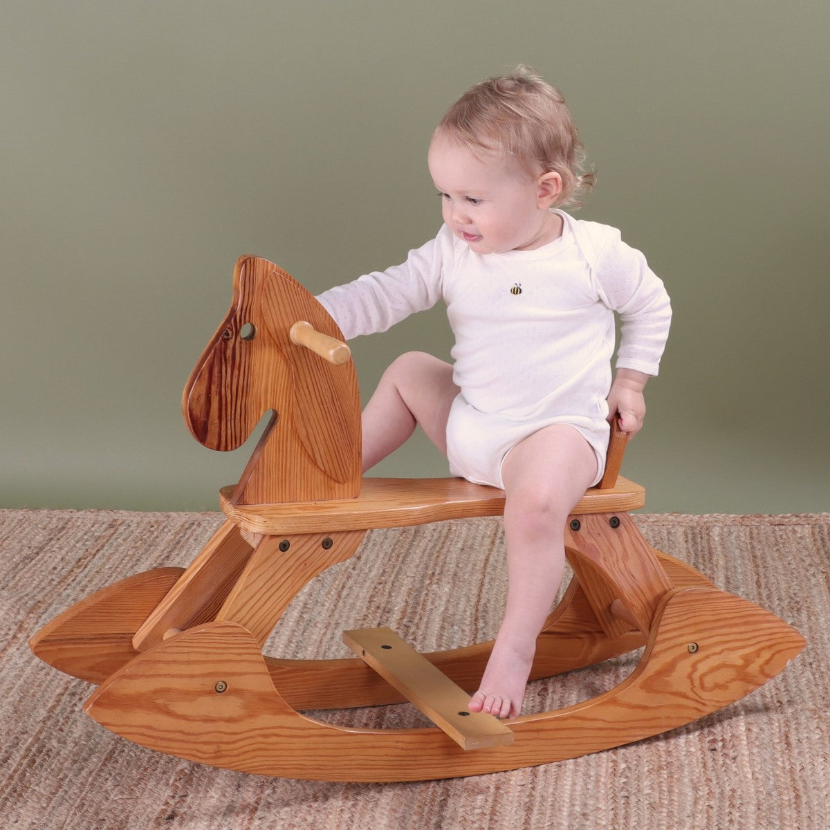 Dimples Cotton Longsleeve bodysuit in white bee on baby