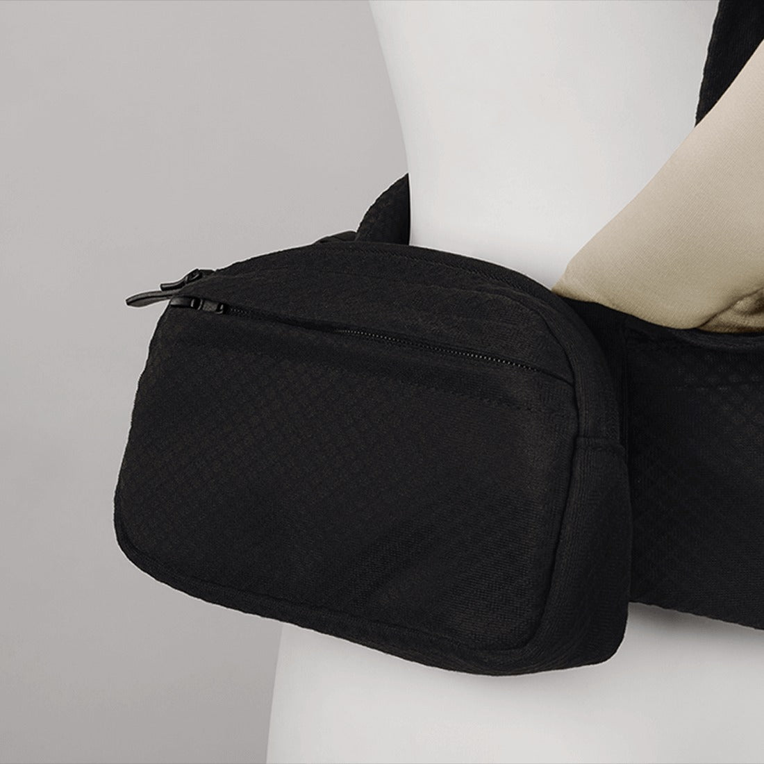 Nuna CUDL Clik Caviar pouch