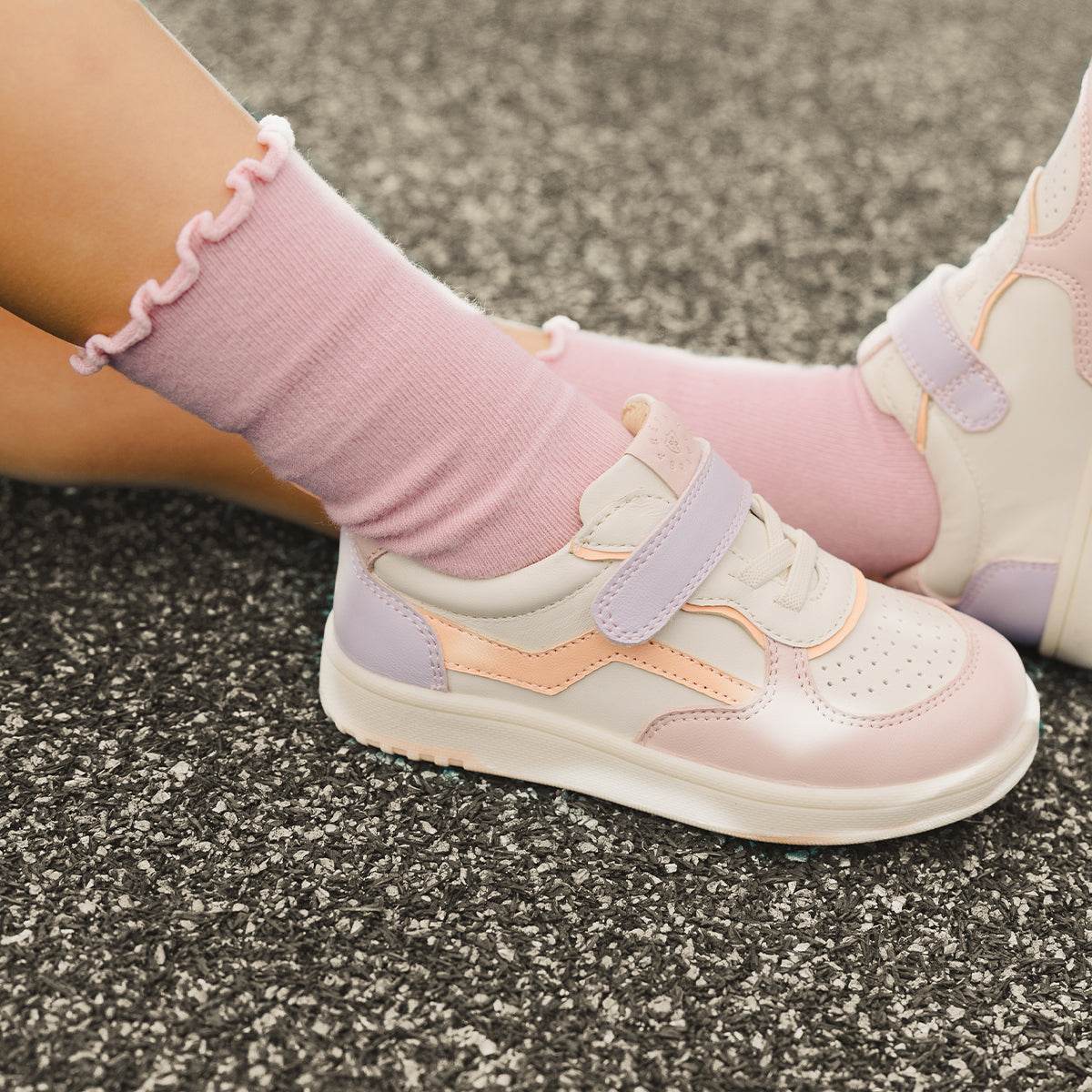 Pretty Brave Ruffle Socks in blush/stone close up