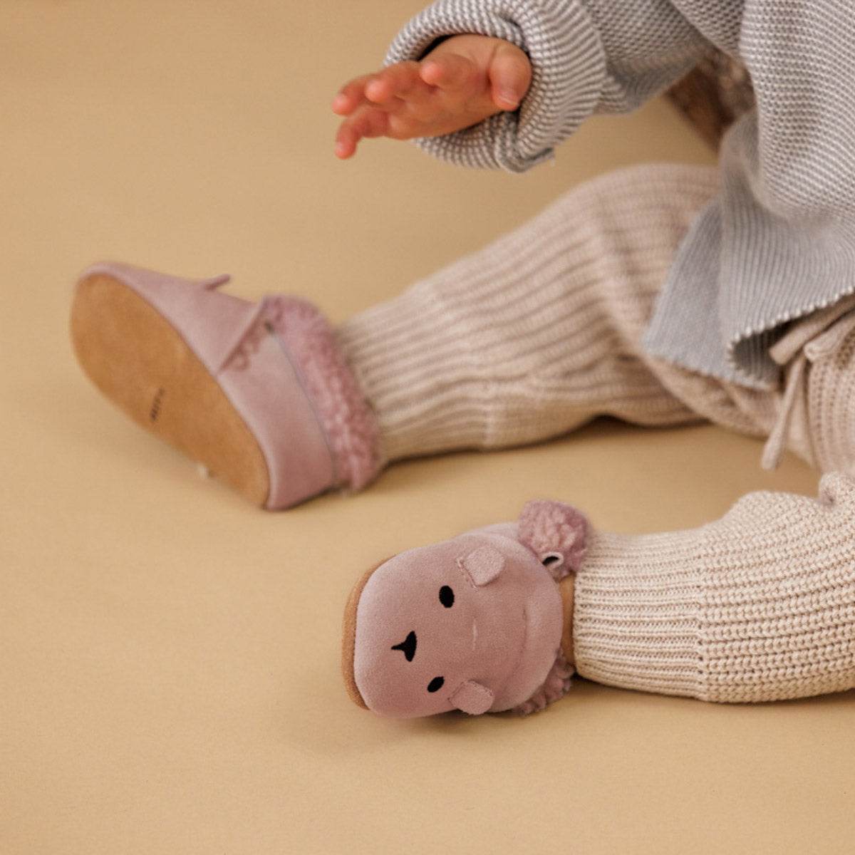 Pink soft winter baby shoes