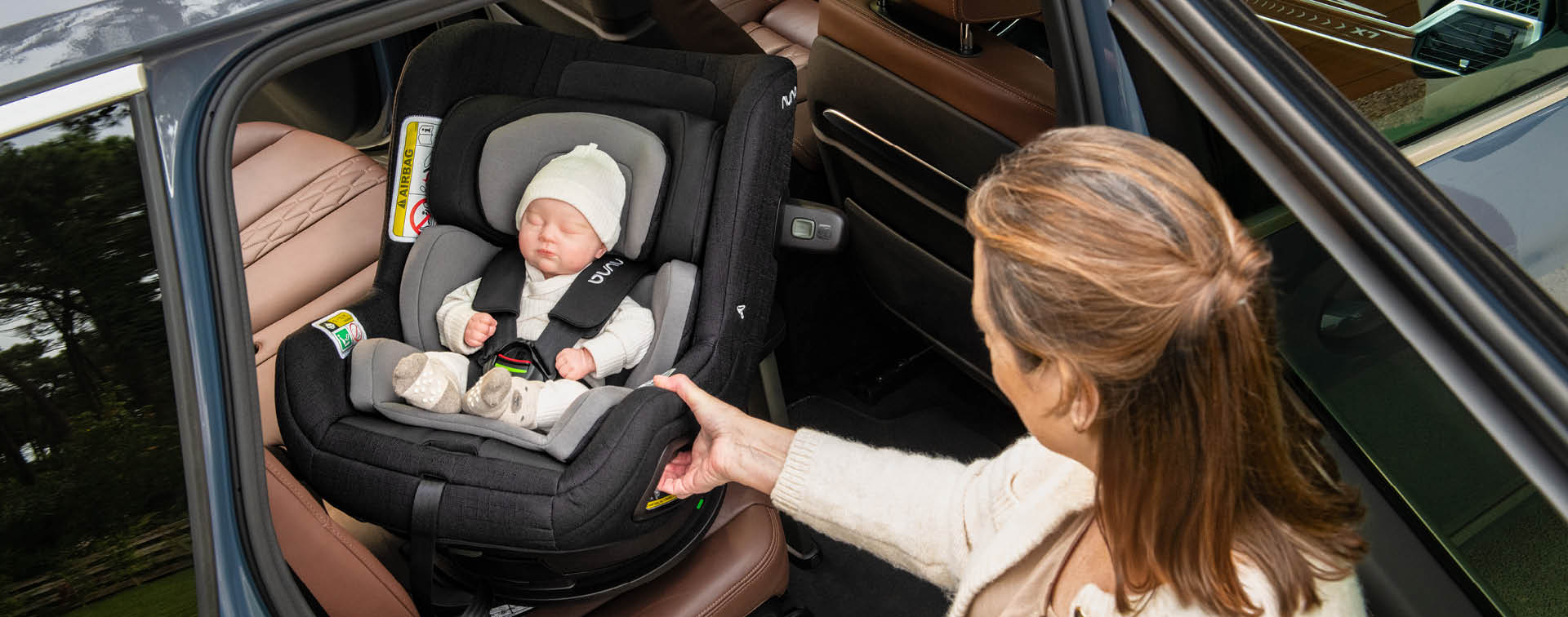 Rotating car seats – should you choose one?