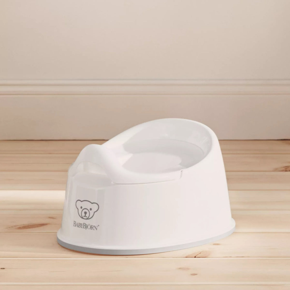 Babybjorn Smart Potty in white