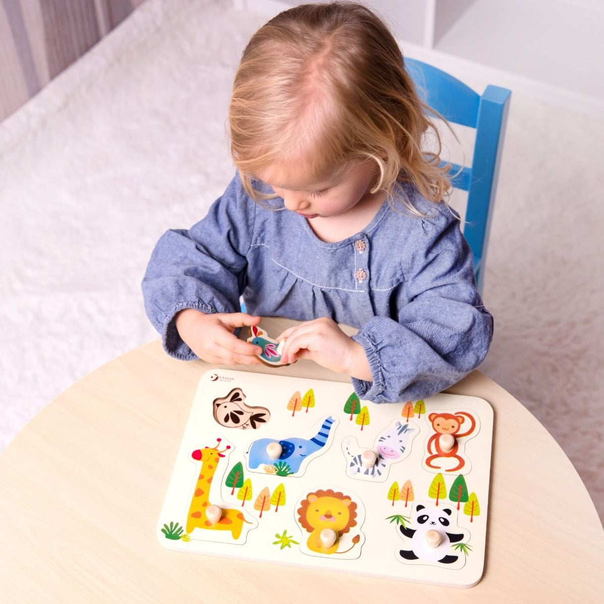 Classic World Zoo Puzzle lifestyle shot