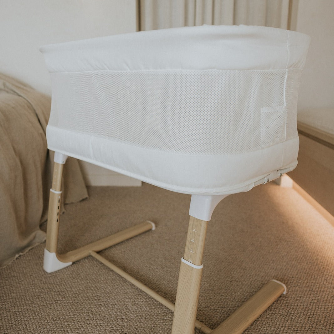 Swan Smart Bassinet White/Natural - BabyRest