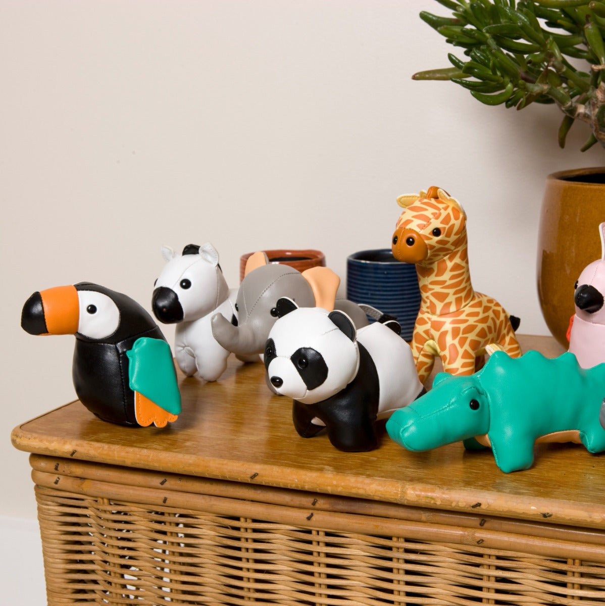Little Big Friends Tiny Friends Luca the Panda, elephant, giraffe, cow on the table