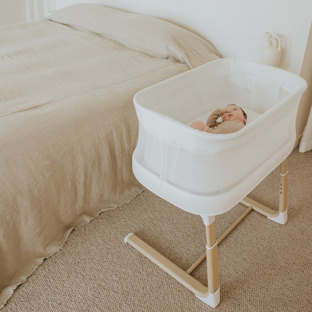 Swan Smart Bassinet White/Natural - BabyRest