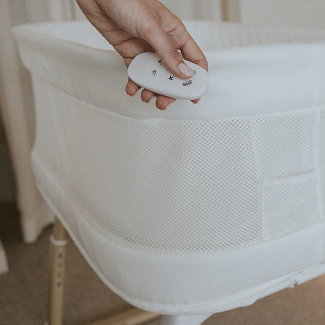 Swan Smart Bassinet White/Natural - BabyRest