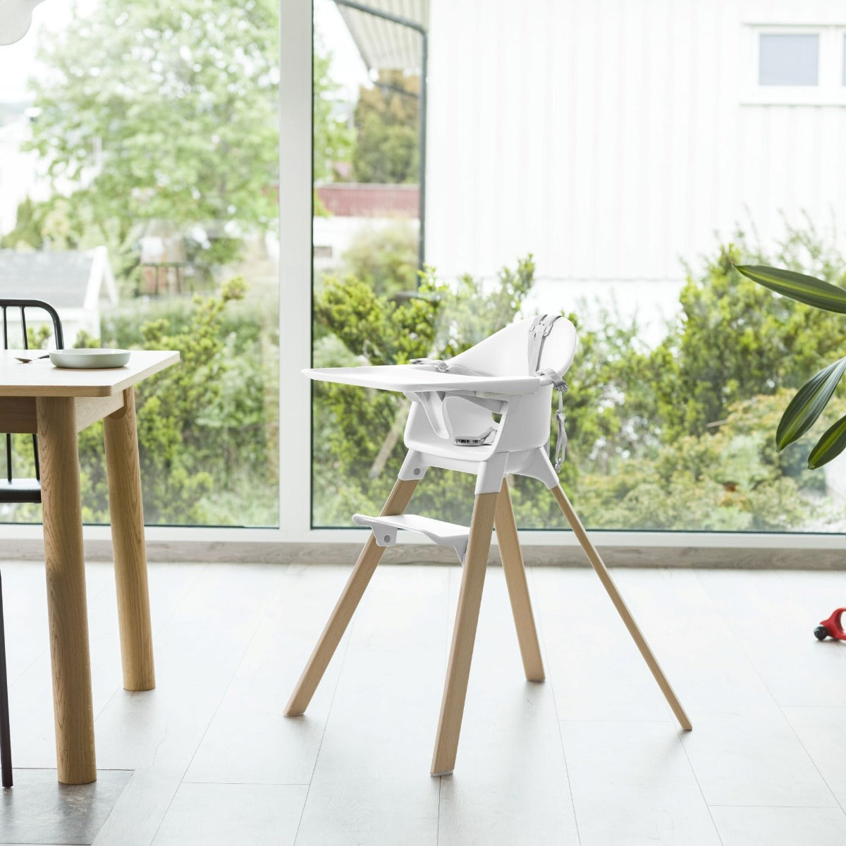 Stokke Clikk Highchair In White in LIfestyle Setting