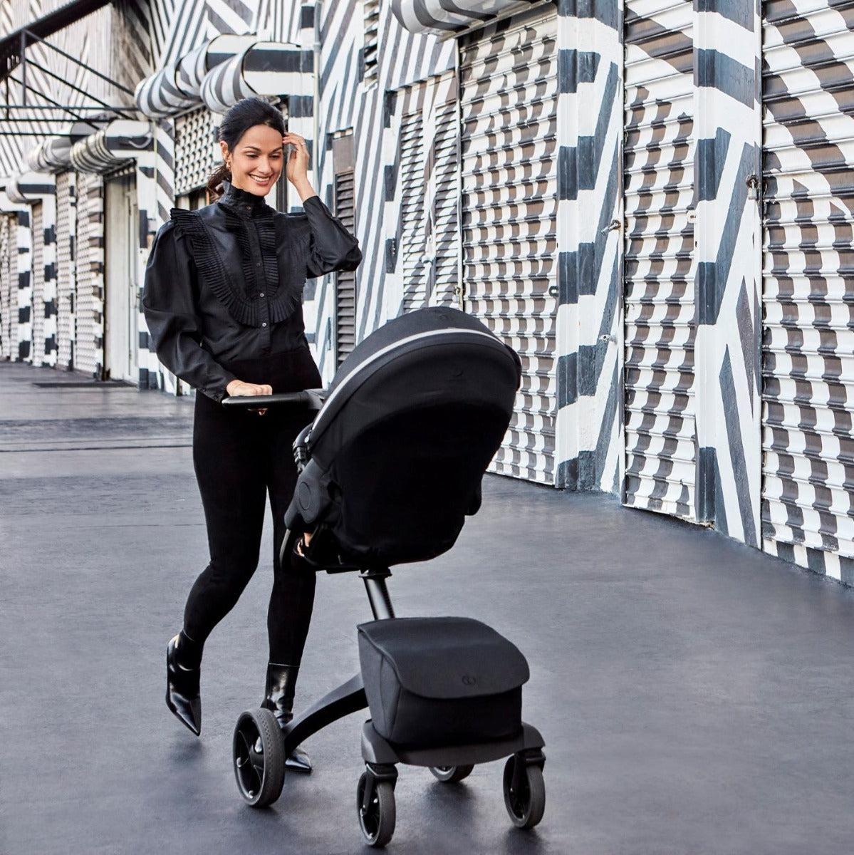 Stokke Xplory X in Rich Black lifestyle street style
