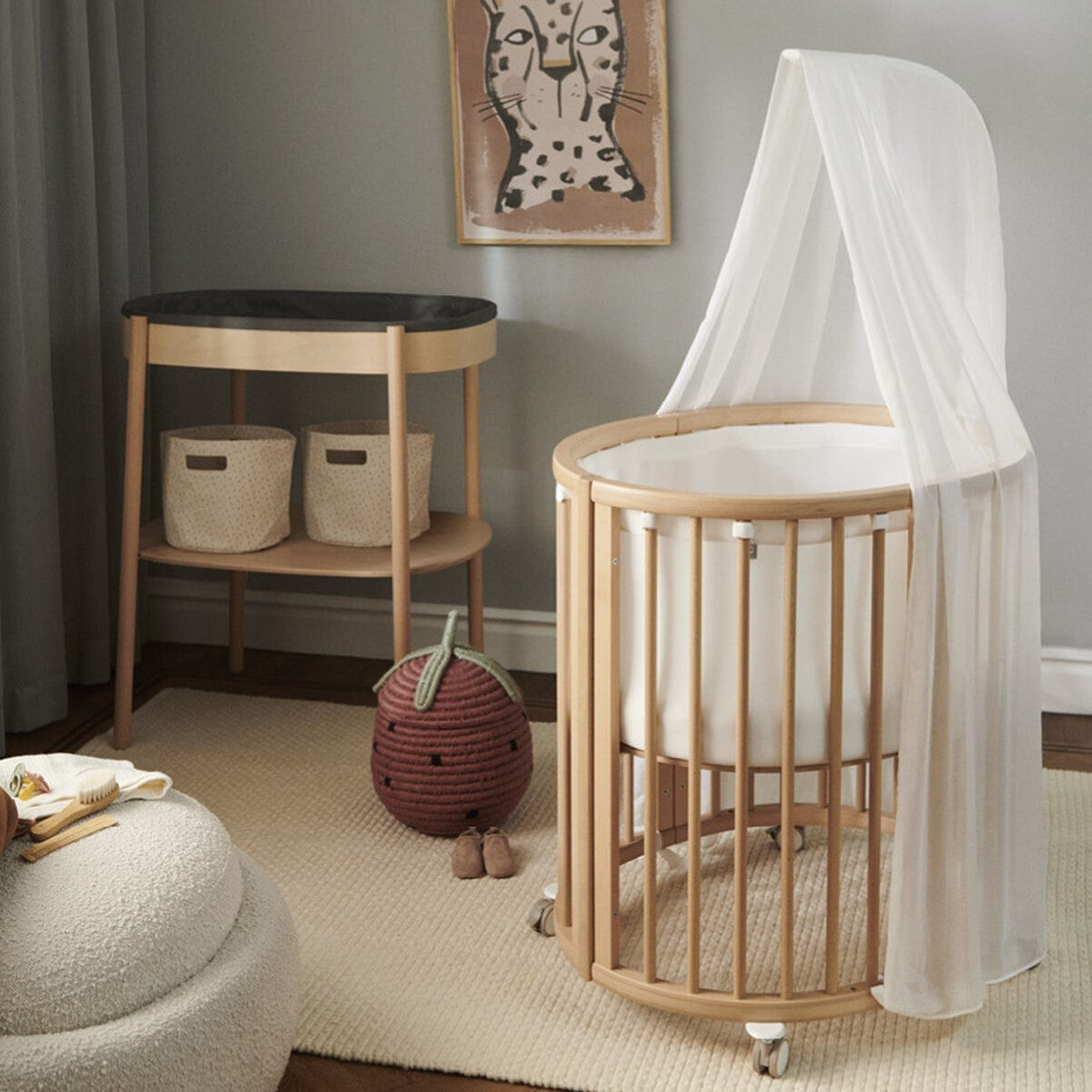 sleepi Drape Rod V3 natural attached on cot