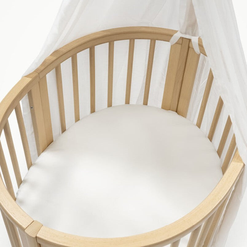 Stokke sleepi mini fitted sheet in white in cot