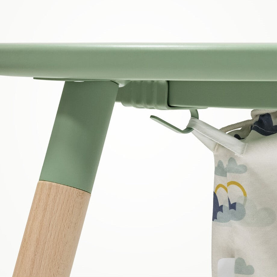 Mutable Storage Bag clouds clipped on table