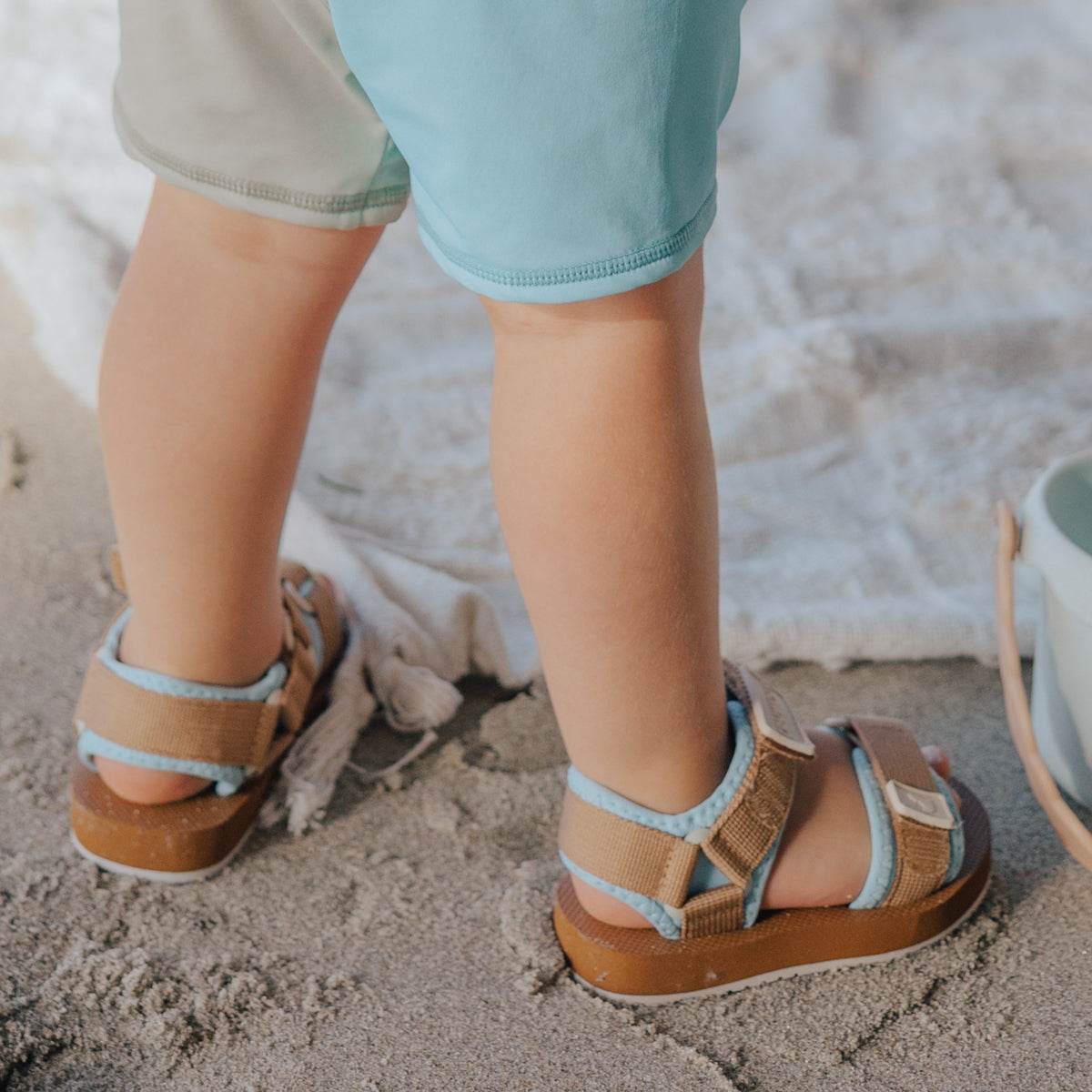 EU20 / Sand & Sky Beach Sandal - Crywolf