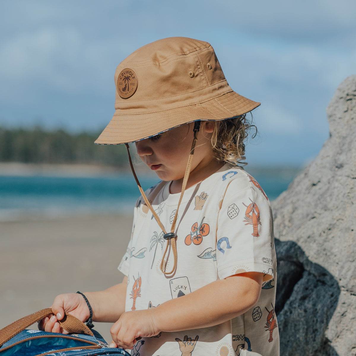 S / Deep Sea Stripe Reversible Bucket Hat - Crywolf