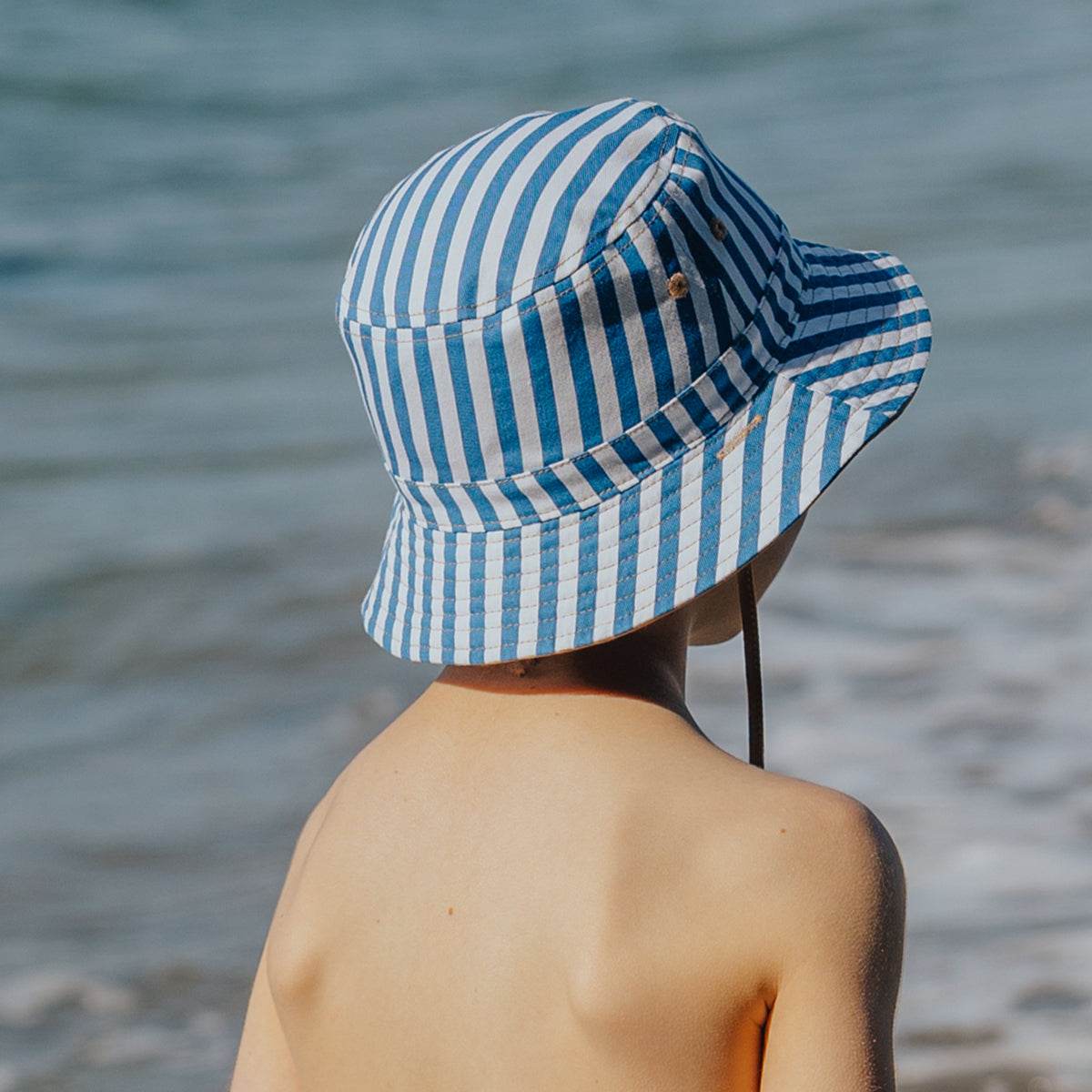 S / Deep Sea Stripe Reversible Bucket Hat - Crywolf