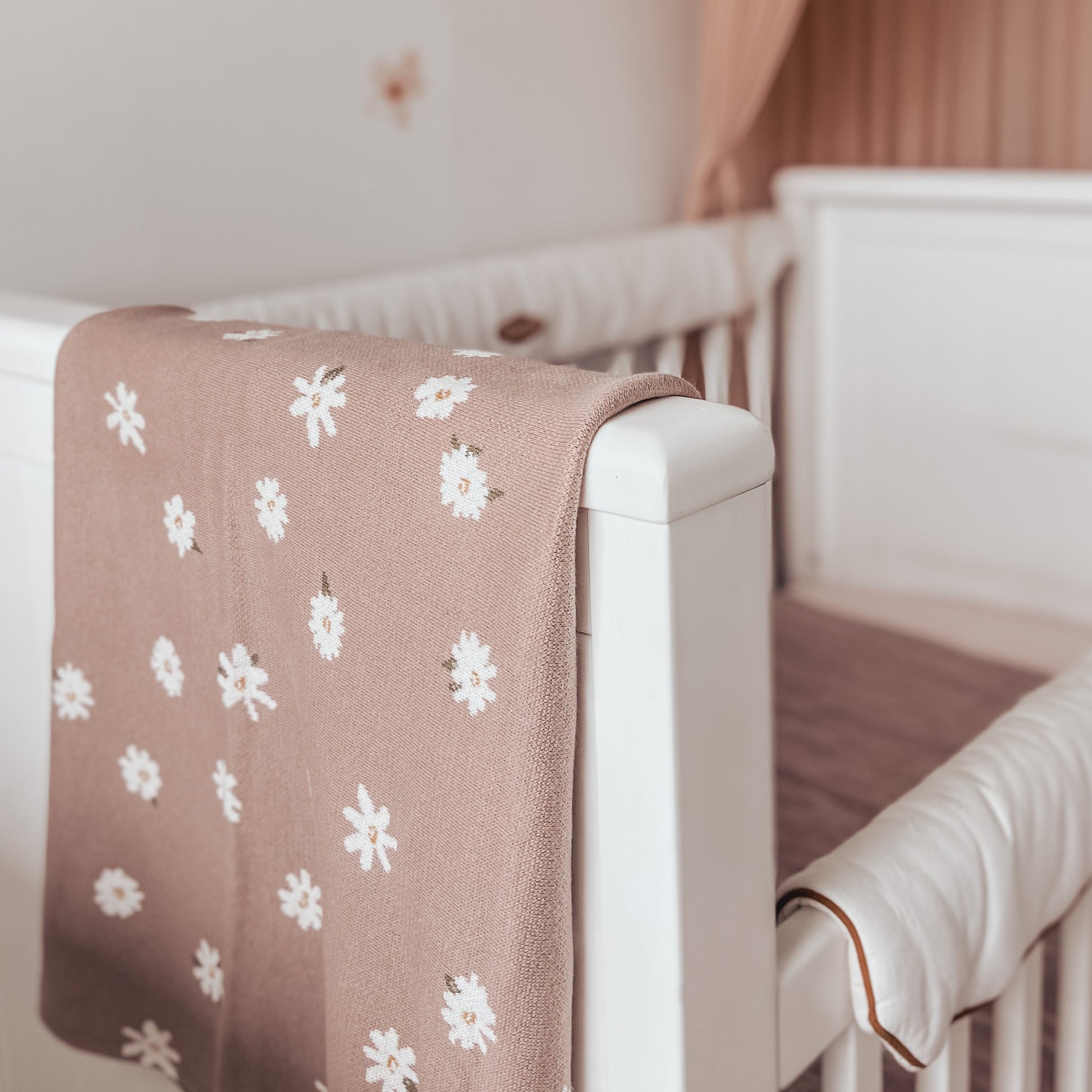 Cotton Daisy Blanket - Over the Dandelions - Dimples