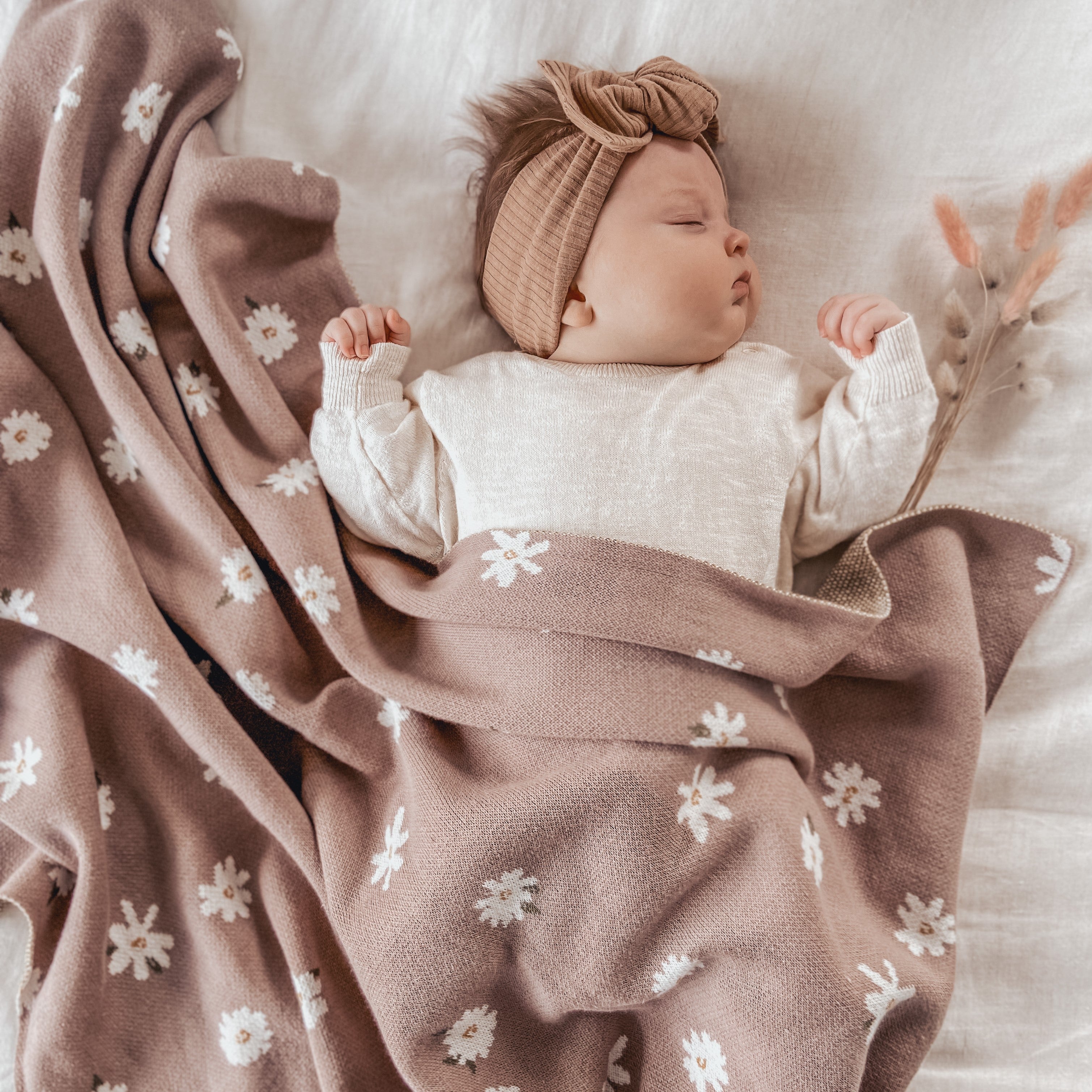 Cotton Daisy Blanket - Over the Dandelions - Dimples