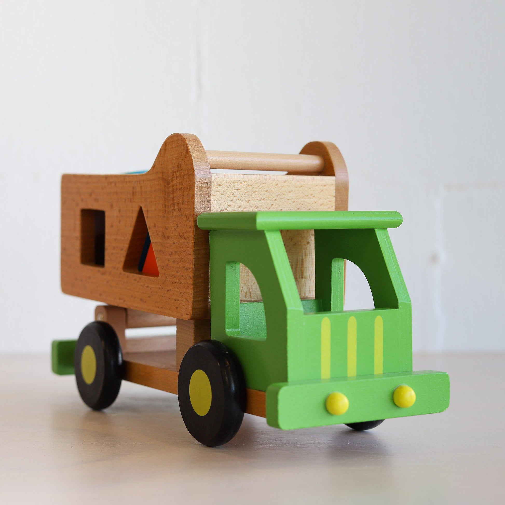 Sort'n'Tip Truck - Discoveroo