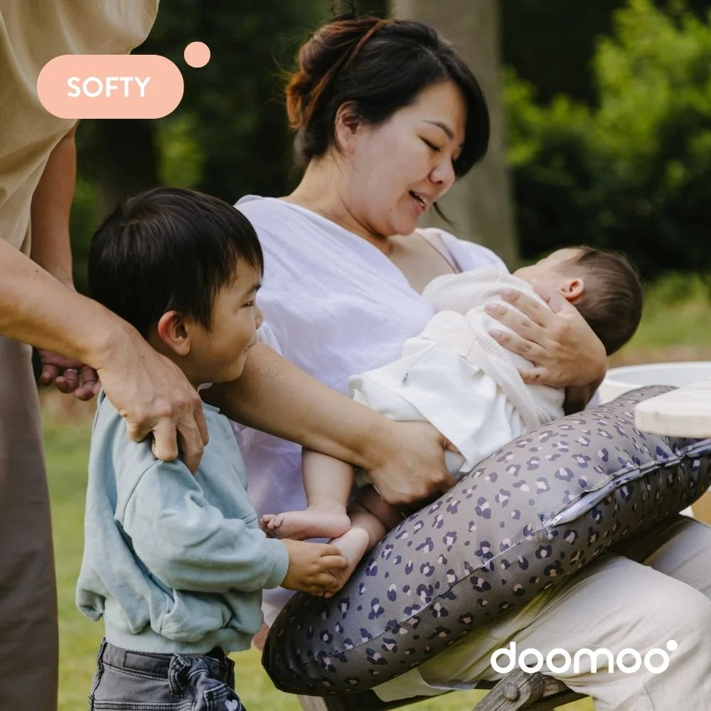 Doomoo Softy Feeding Pillow