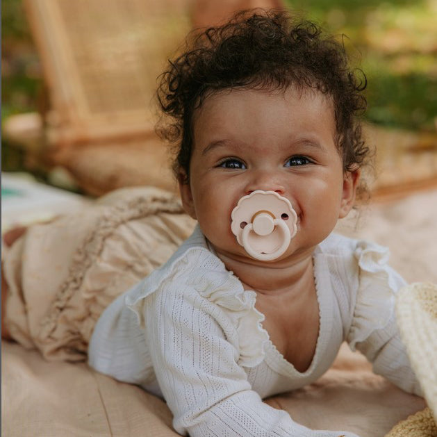 Round Latex Pacifiers 4 Pack - Frigg - Dimples