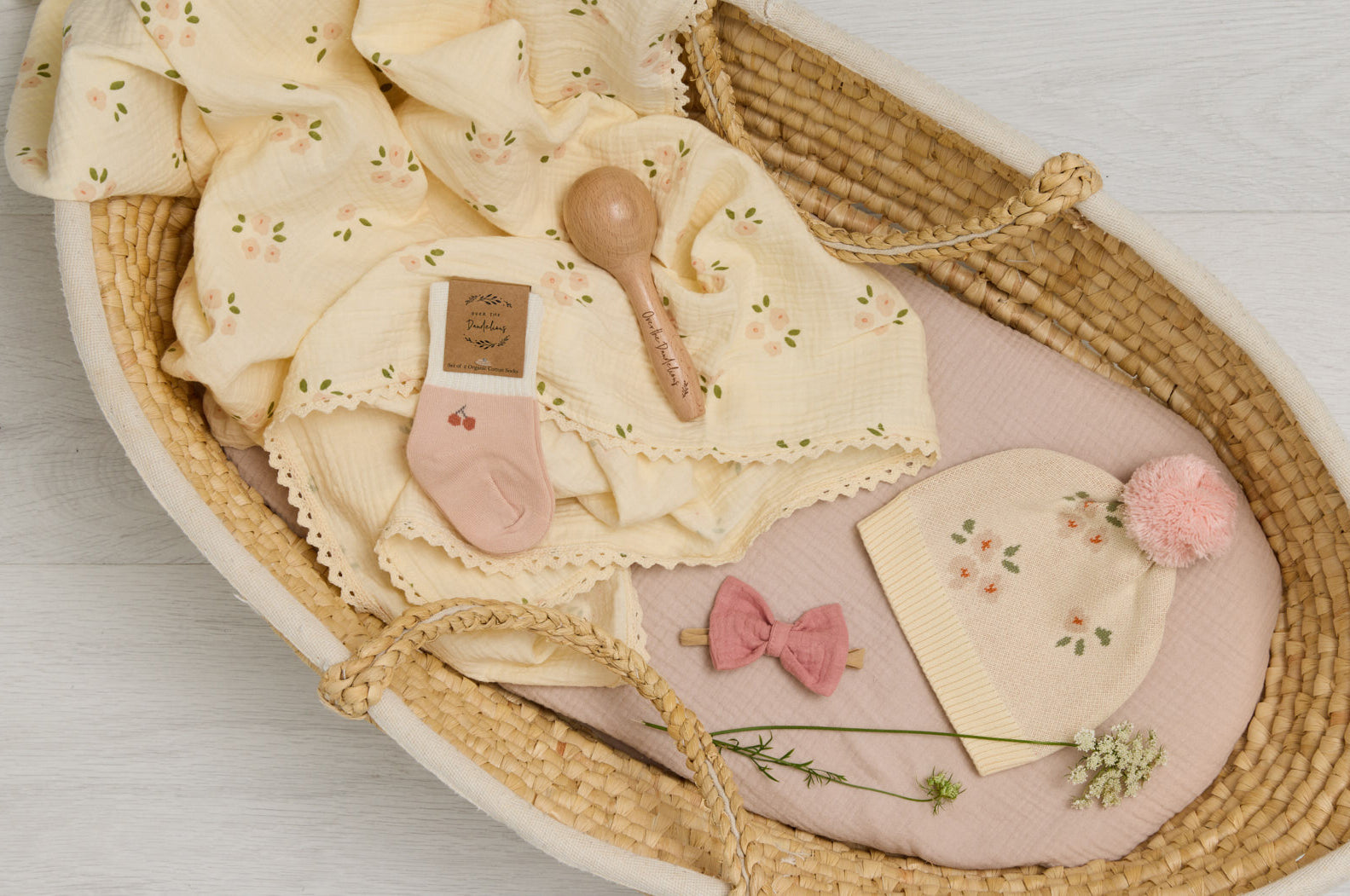 Knitted Beanie Daisy 1-2yr - Over the Dandelions