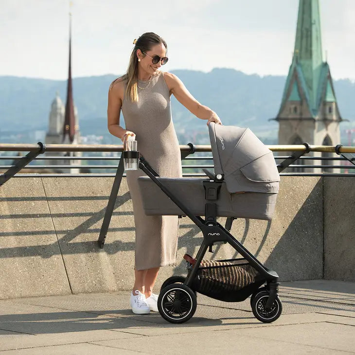 Nuna Lytl Carry Cot w/Rain Cover