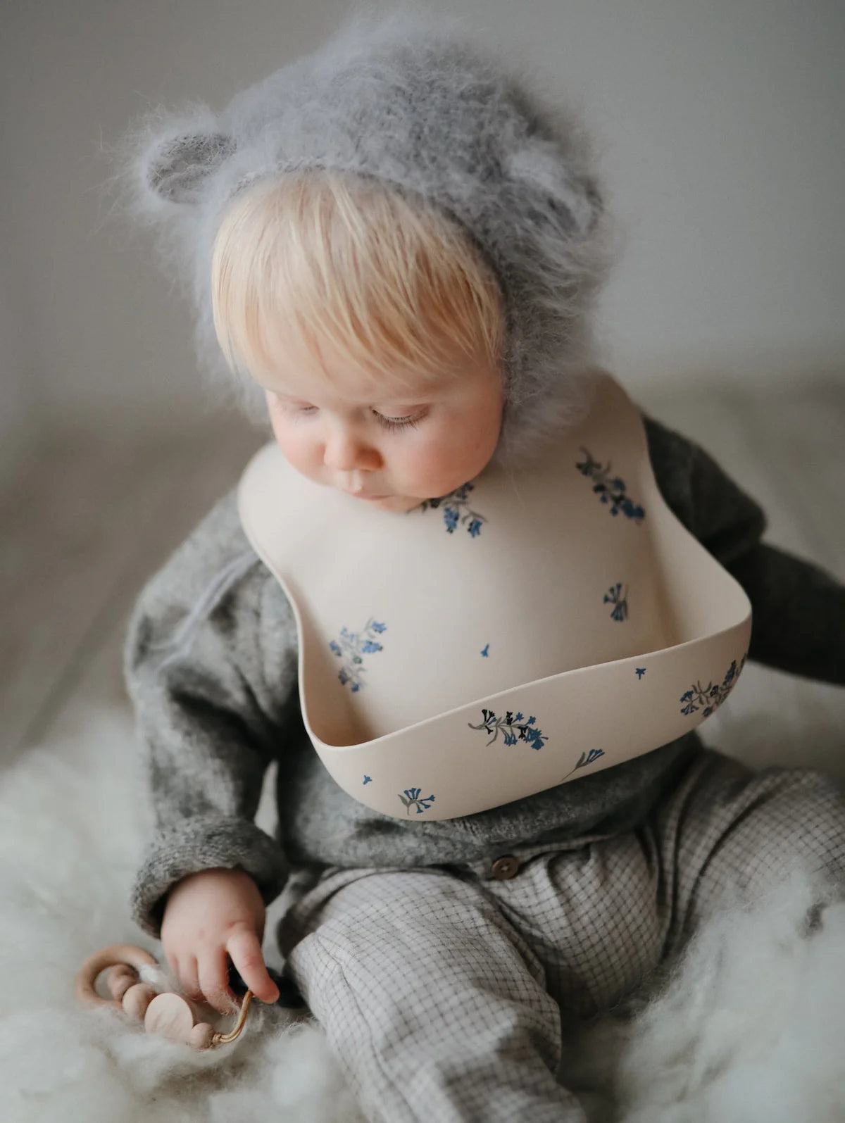 Silicone Baby Bib Lilac Flowers - Mushie