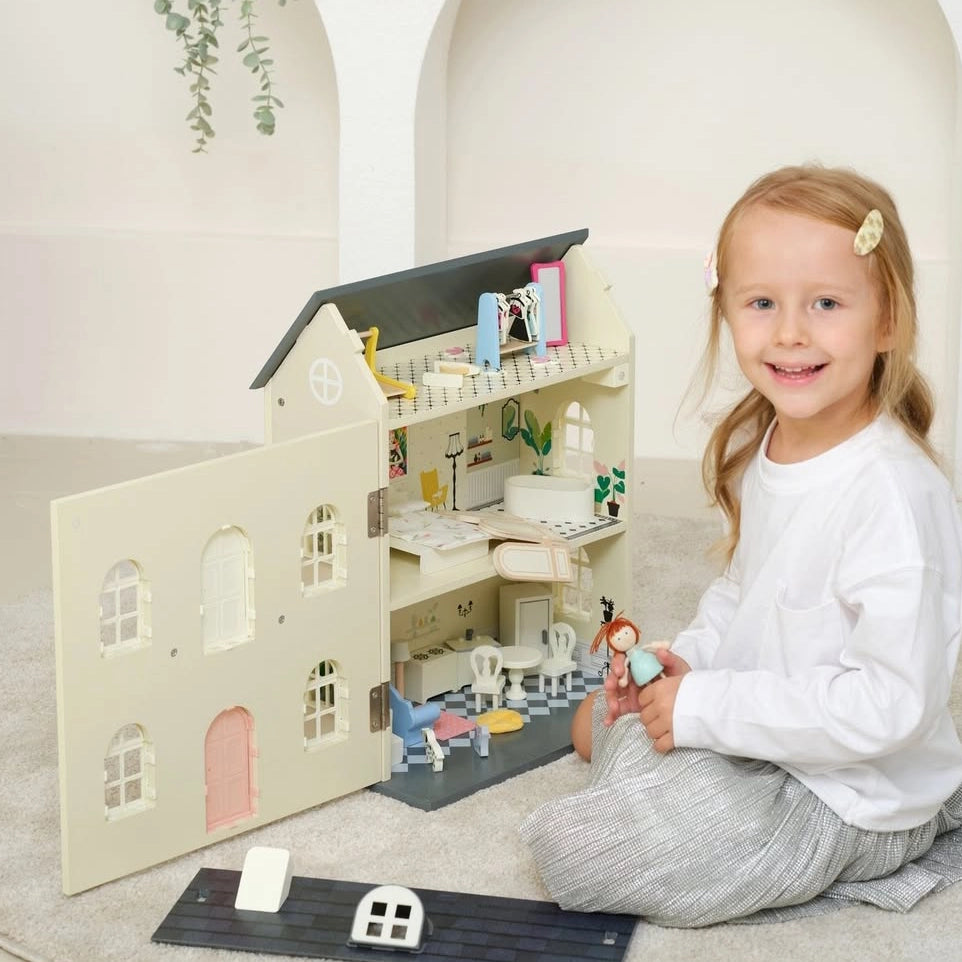 Vintage Dolls House - Classic World