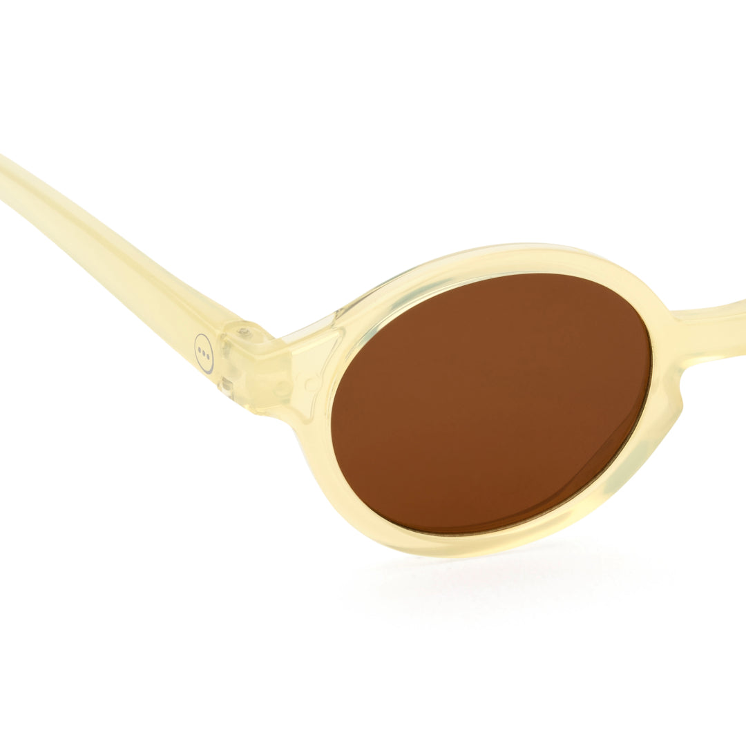 Izipizi Baby sunglasses Morning light close up
