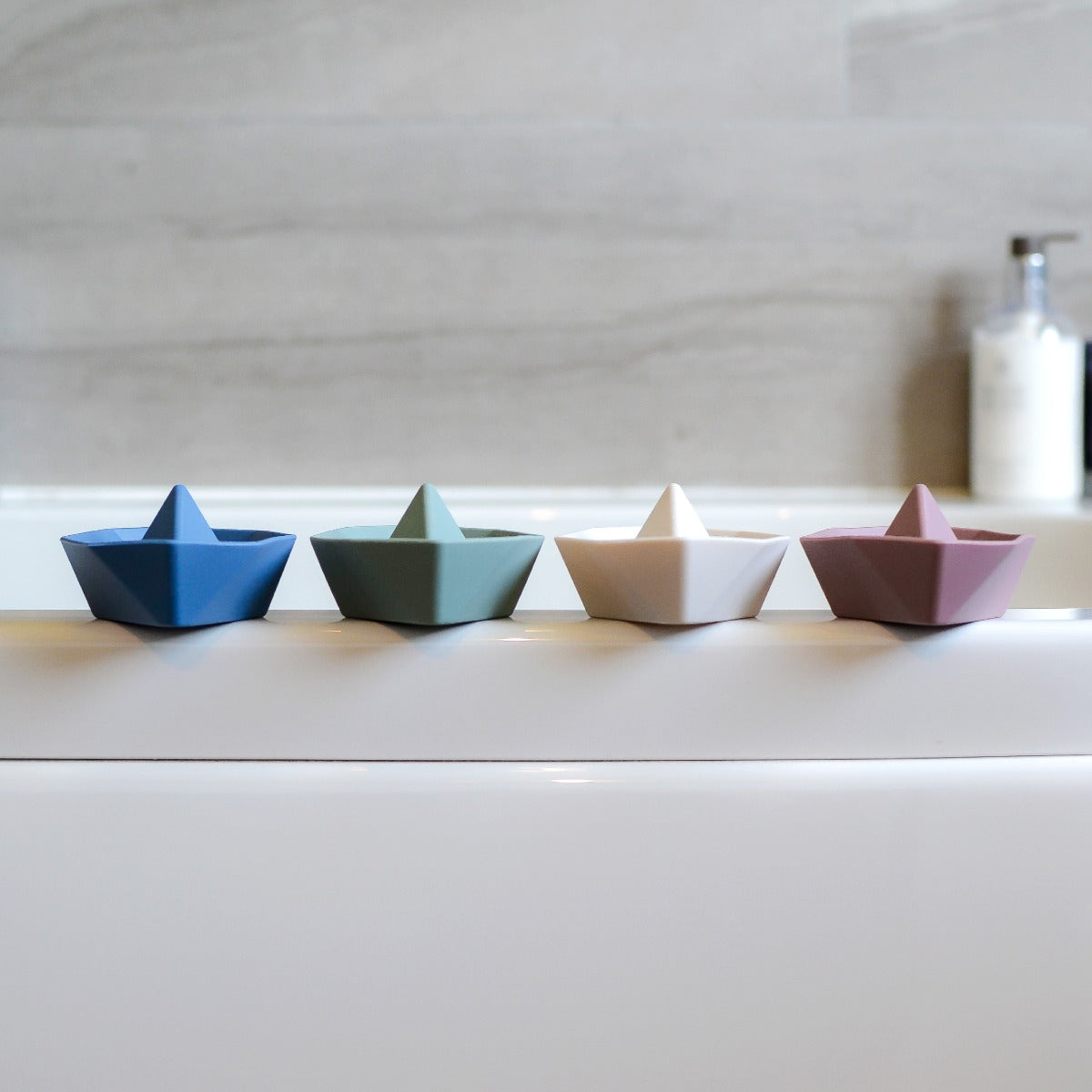 Shnuggle Stacking Boat Toy multicolour separate