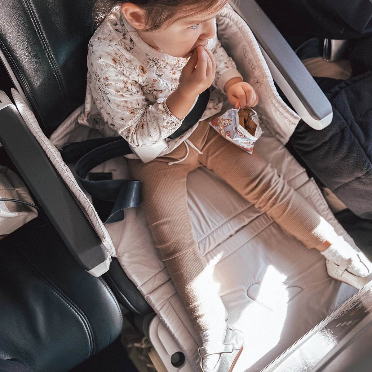 stokke plane Stokke Jetkids Bedbox – Travel Suitcase - White | Dimples NZ