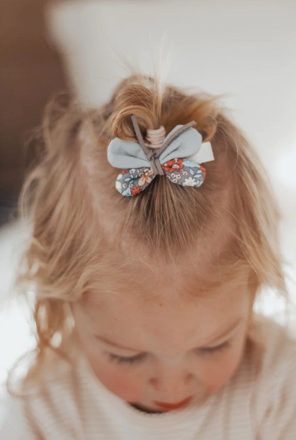 Butterfly Hairclips Set of 2 blue in hair