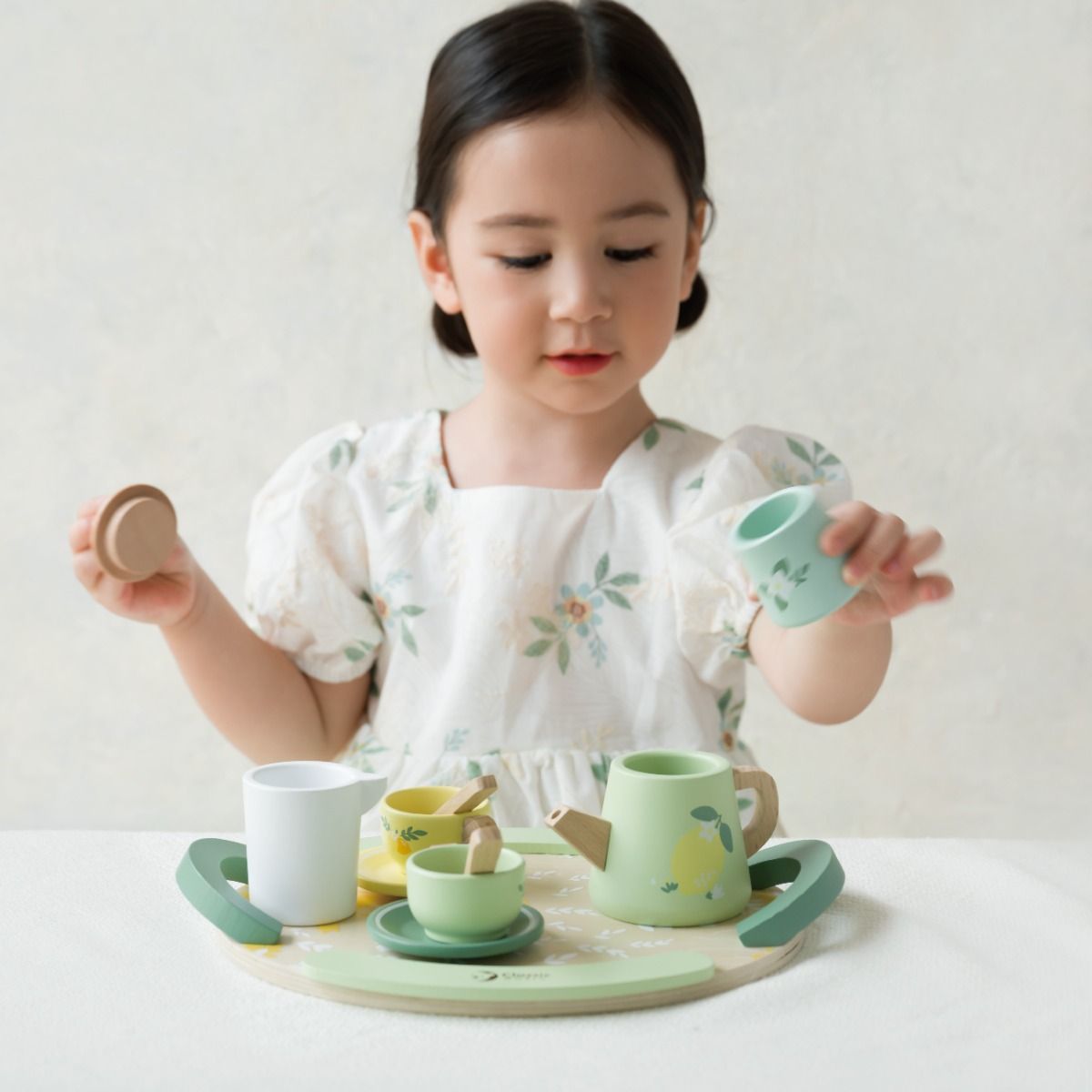 Classic World Vintage Afternoon Tea Set lifestyle shot