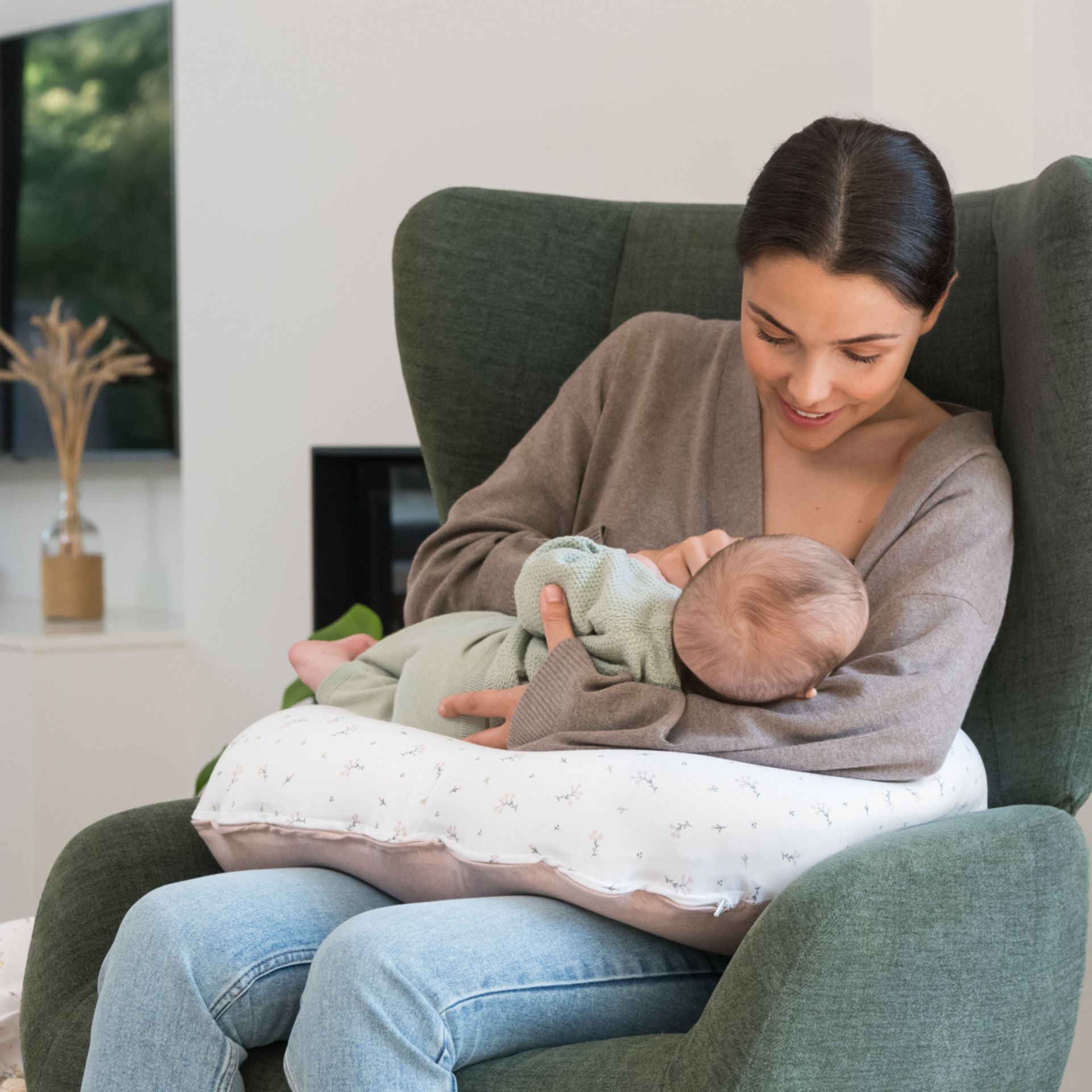 Doomoo Softy Feeding Pillow