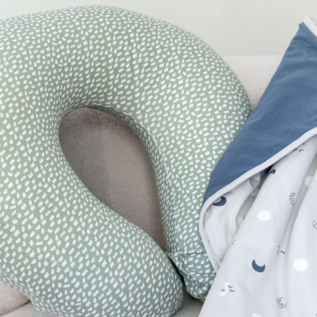 Doomoo Softy Feeding Pillow