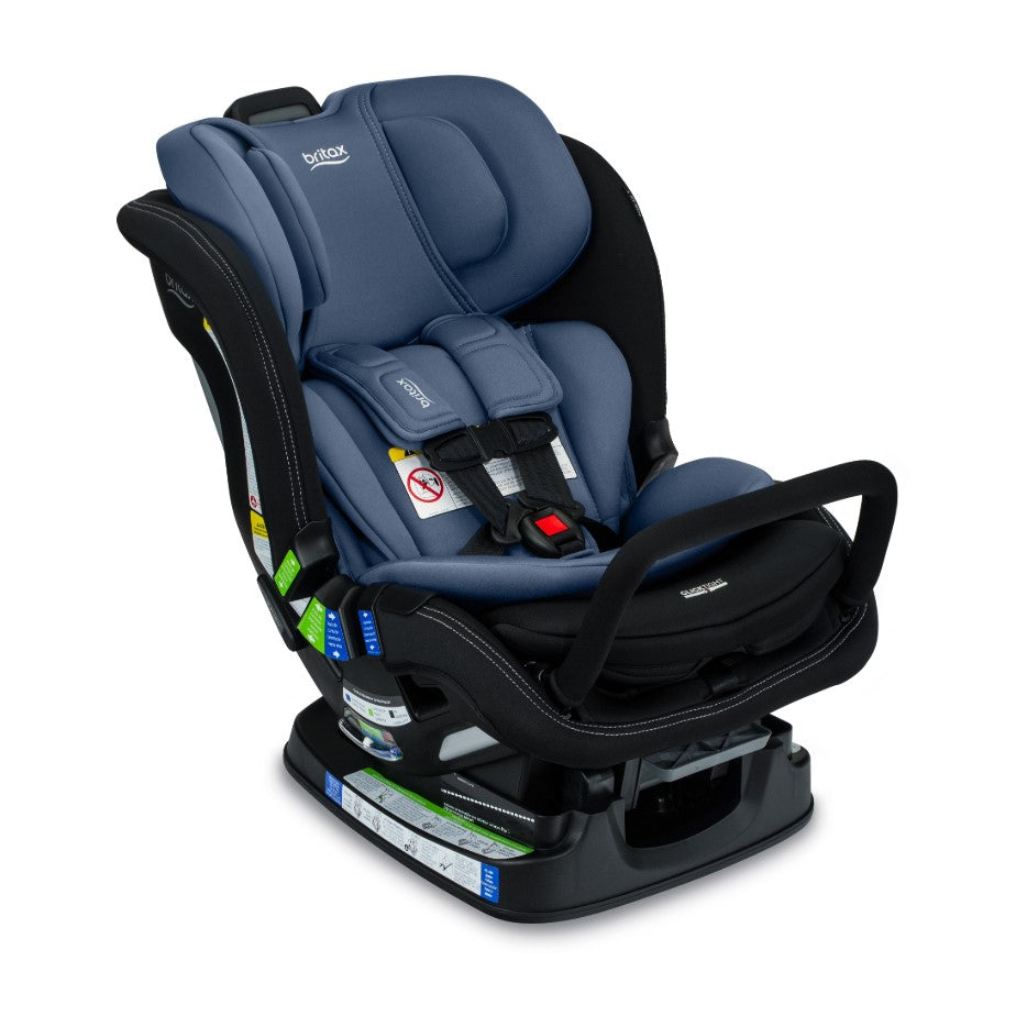 Poplar S car seat from Britax in Arctic and Onyx side view