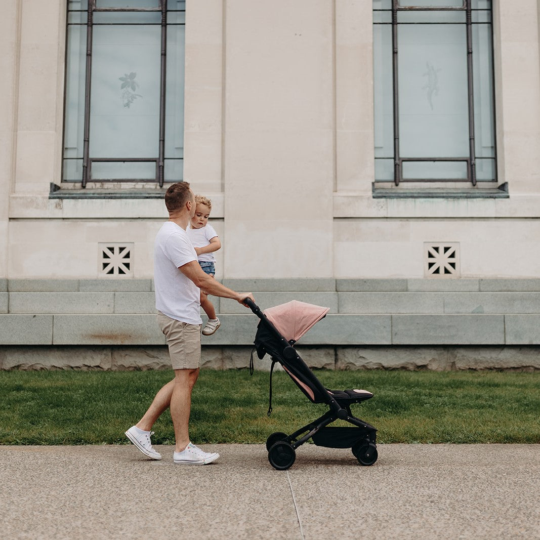 Edwards & Co otto stroller in Frankies Pink