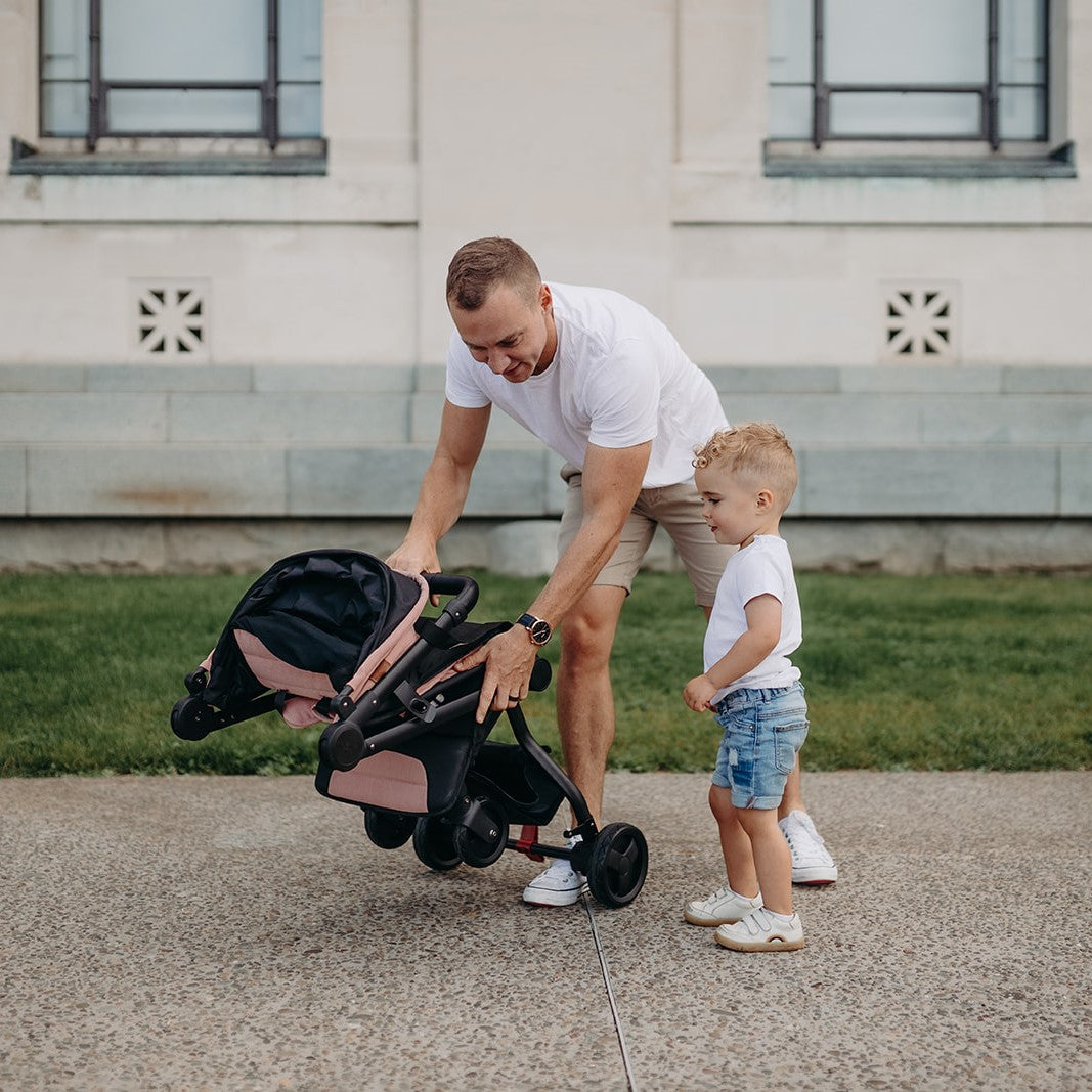 Edwards & Co otto stroller in Frankies Pink