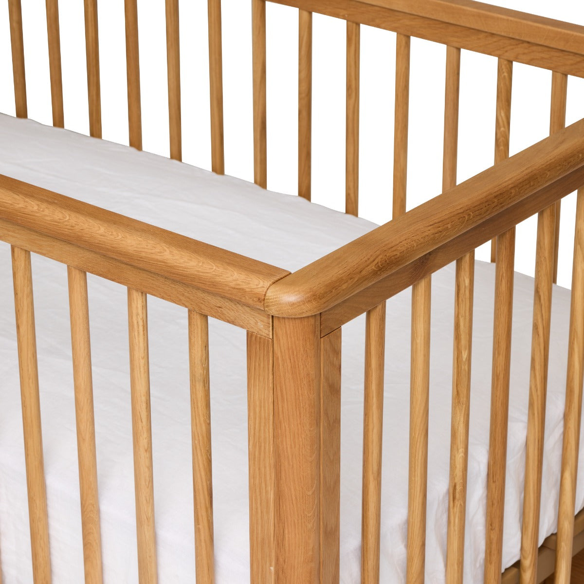 George range Cariboo kids cot close up