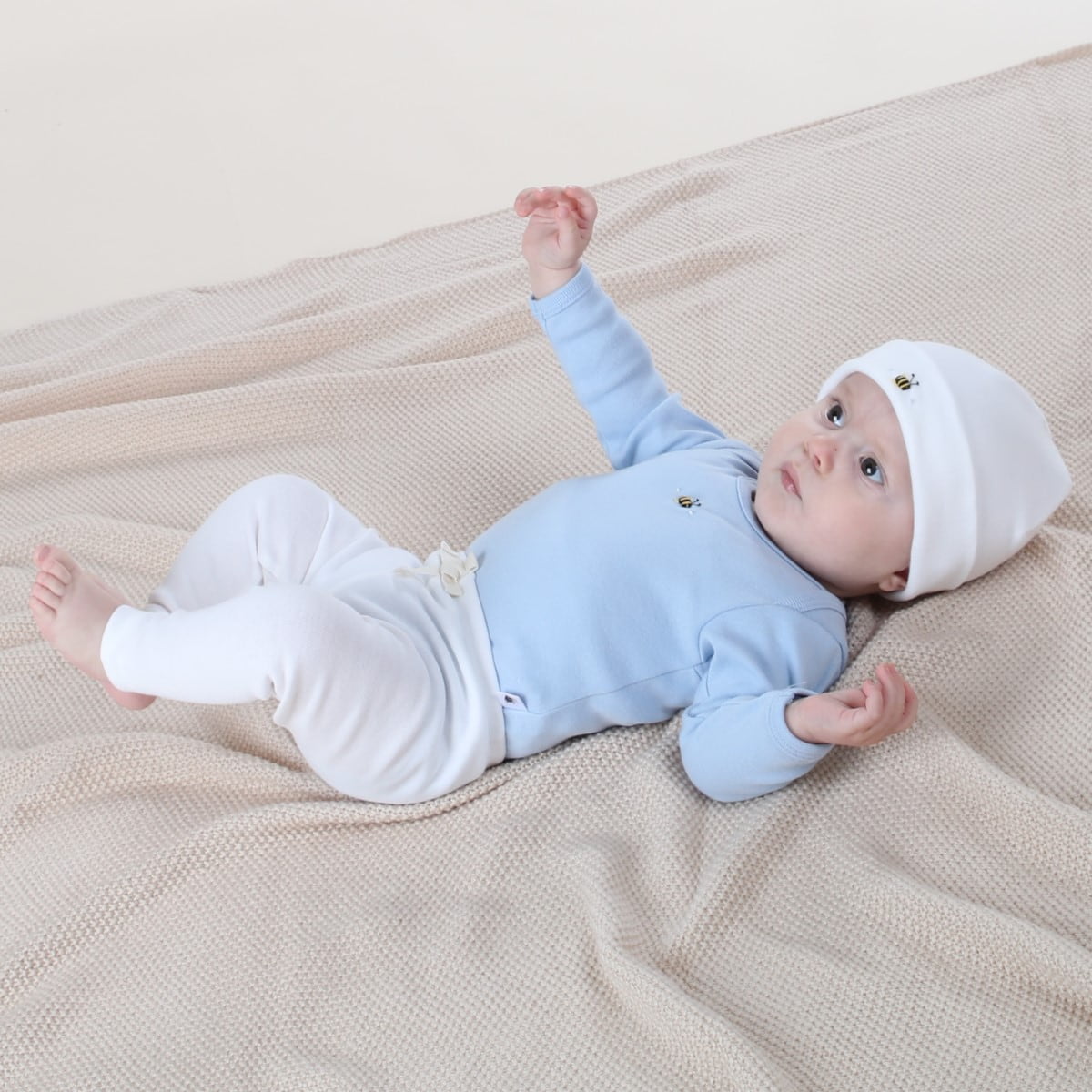 cotton leggings white lifestyle shot
