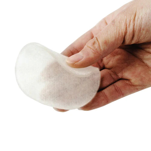 Hydrogel breast discs for sore nipples