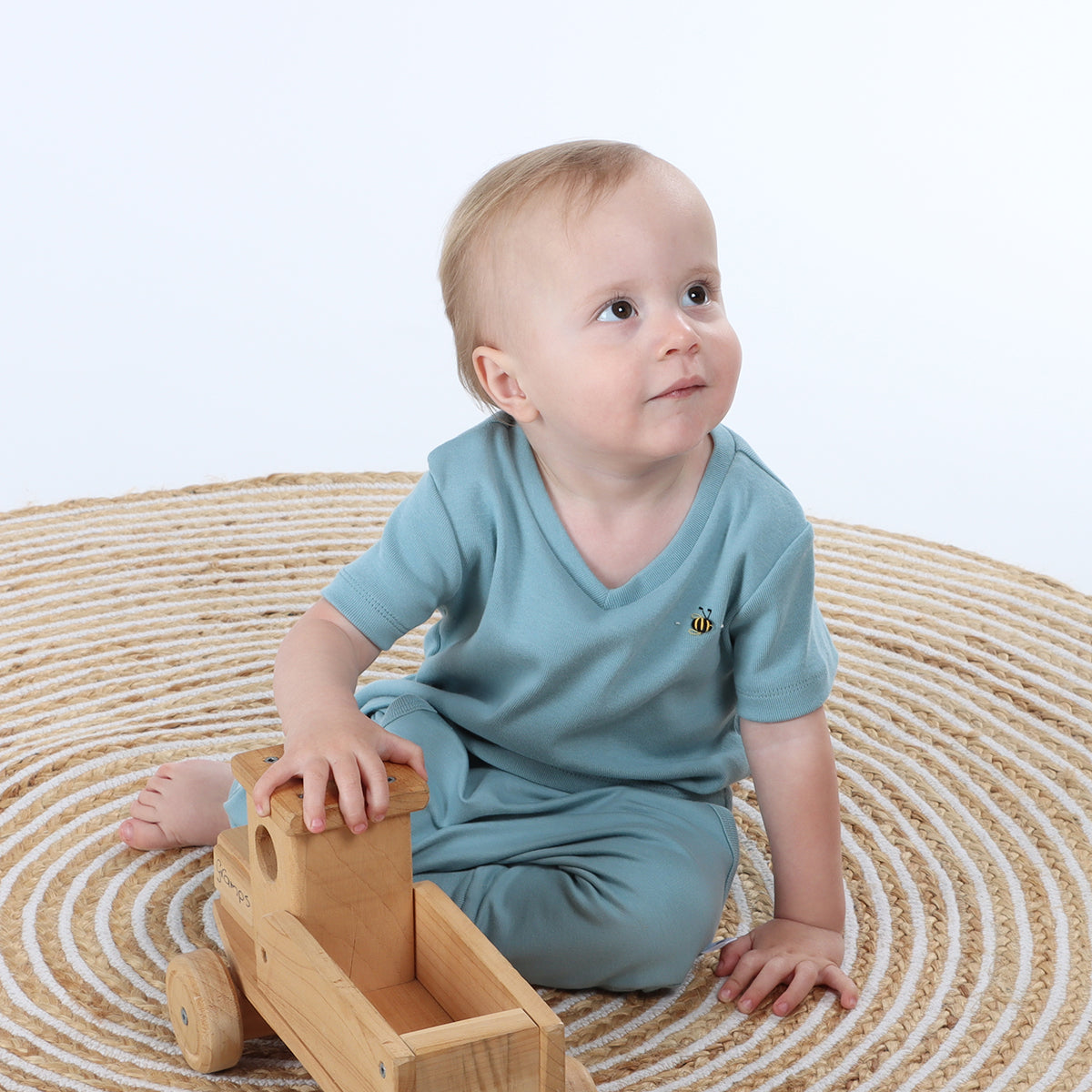 Baby wearing Cotton Ocean color boys v-neck tshirt