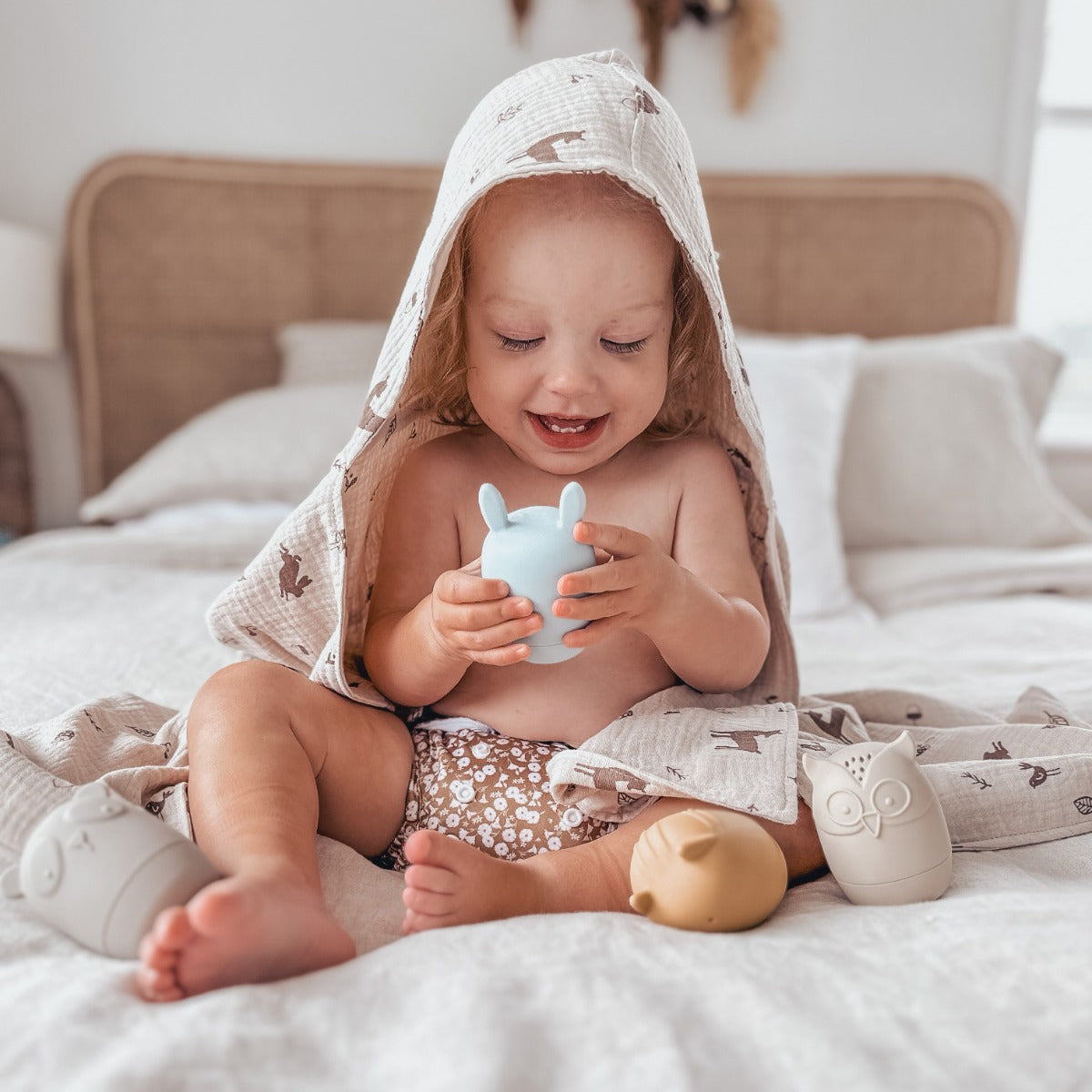 Muslin Hooded Towel | Over the Dandelions - woodland print