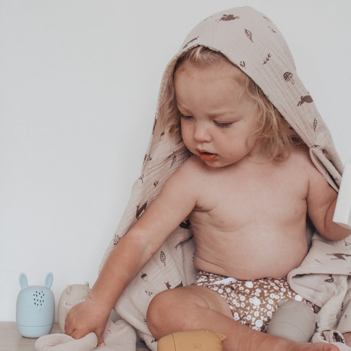 Muslin Hooded Towel | Over the Dandelions - woodland print