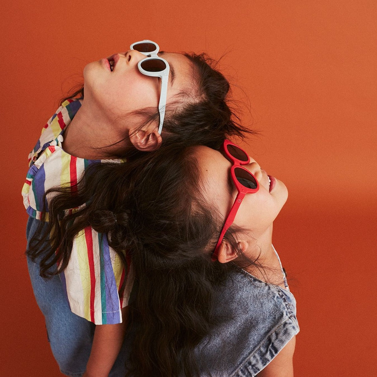 Izipizi kids sunglasses in sweet blue on kids